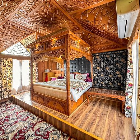 Srīnagar New Jacquline Heritage Houseboats מראה חיצוני תמונה
