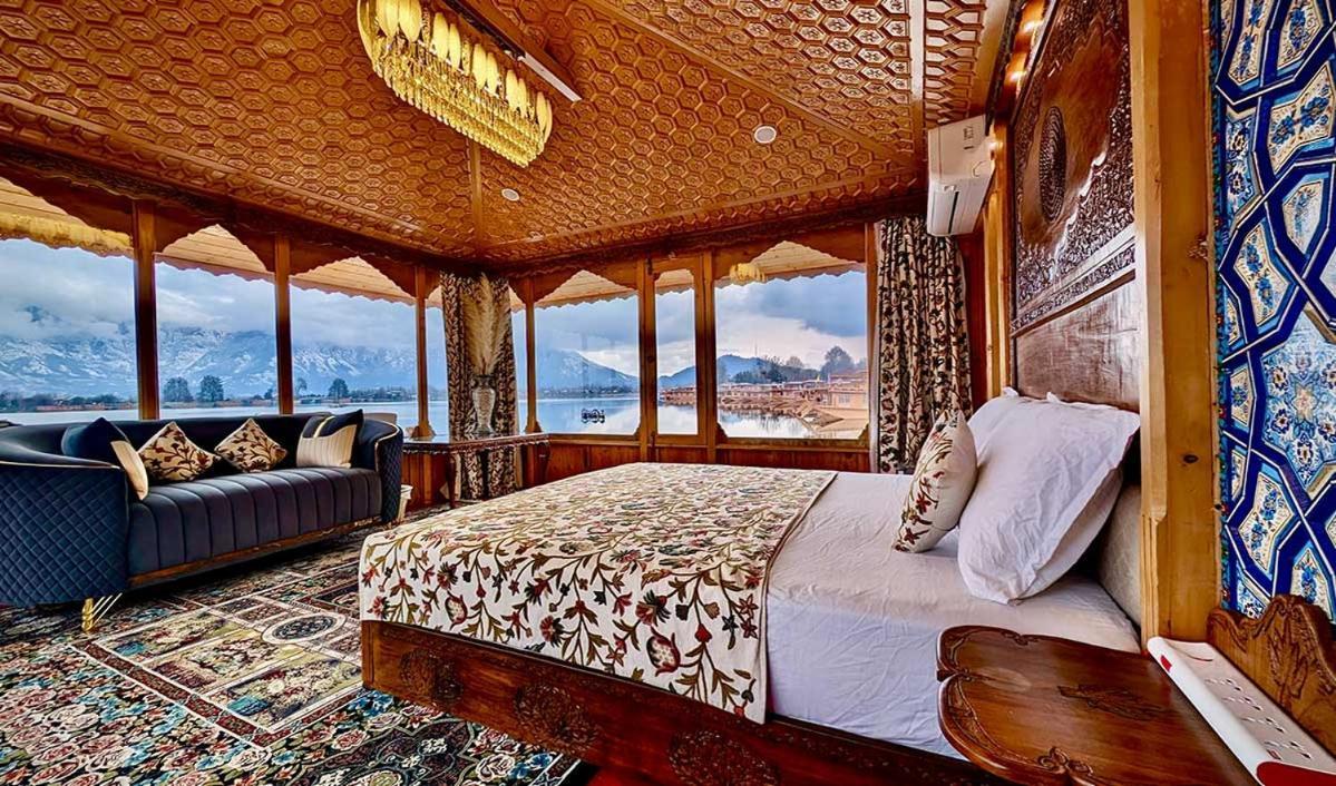 Srīnagar New Jacquline Heritage Houseboats מראה חיצוני תמונה